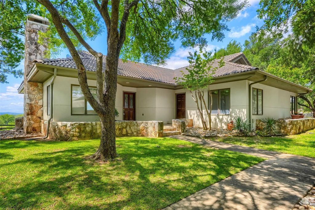 1607 Clubhouse Hill DR, Spicewood, TX 78669