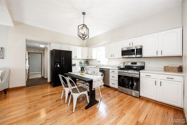 824 W State Street, Mascoutah, IL 62258