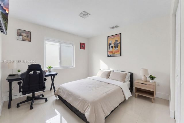 3246 NW 204th Ter, Miami Gardens, FL 33056