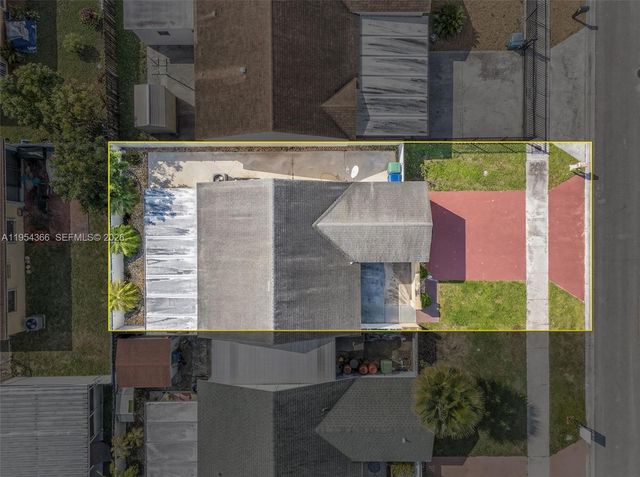 3246 NW 204th Ter, Miami Gardens, FL 33056