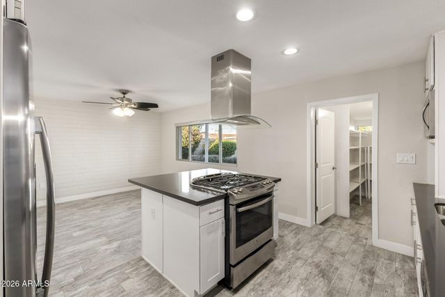 2421 N 68TH Street, Scottsdale, AZ 85257