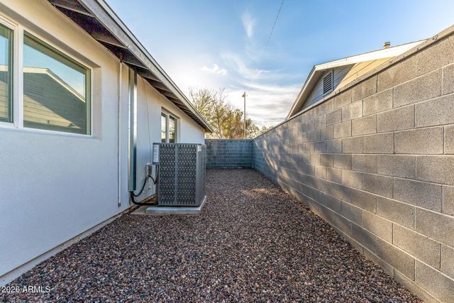 2421 N 68TH Street, Scottsdale, AZ 85257