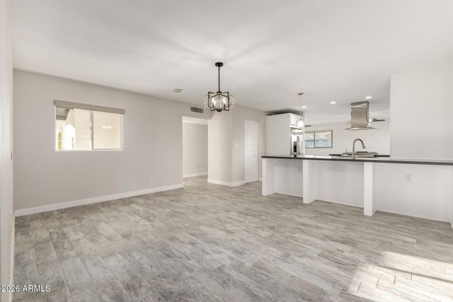 2421 N 68TH Street, Scottsdale, AZ 85257