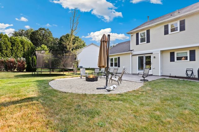 2686 Le Baron Court, Geneva, IL 60134