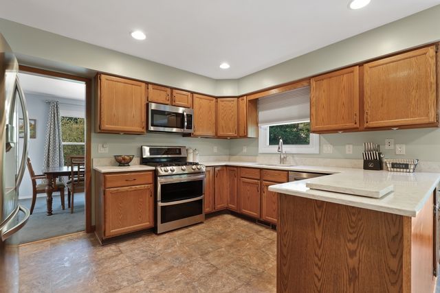 2686 Le Baron Court, Geneva, IL 60134