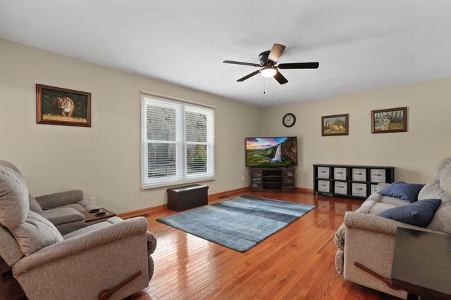 2686 Le Baron Court, Geneva, IL 60134
