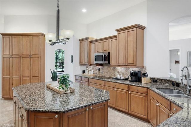 4480 1st AVE NW, Naples, FL 34119