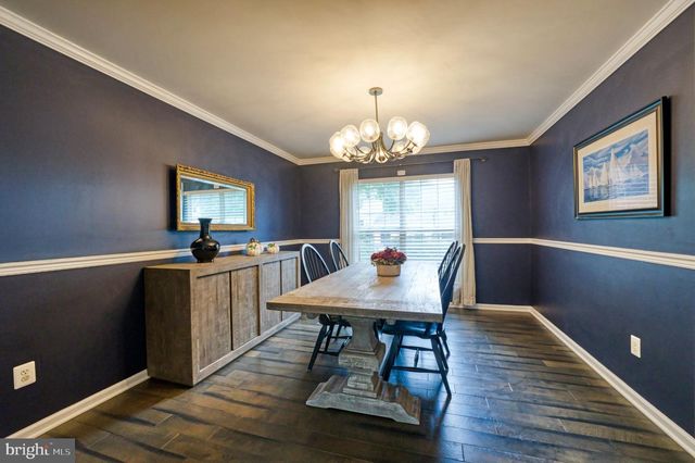 303 OAKCREST MANOR DR NE, Leesburg, VA 20176