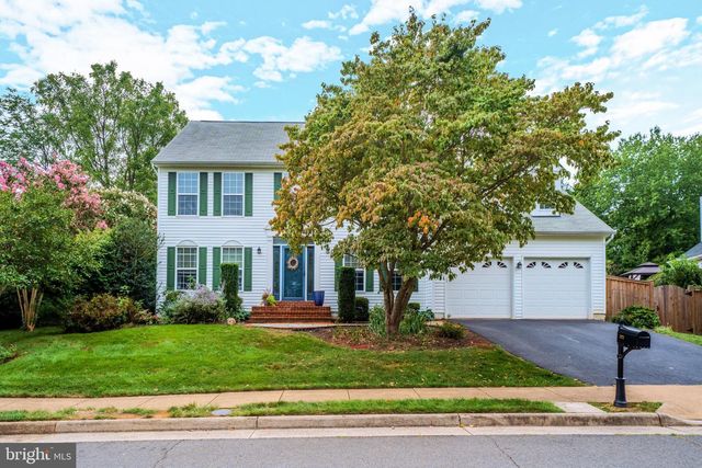 303 OAKCREST MANOR DR NE, Leesburg, VA 20176