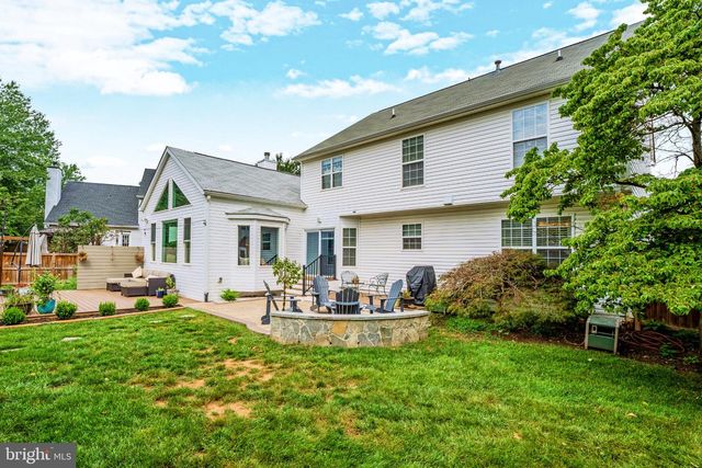 303 OAKCREST MANOR DR NE, Leesburg, VA 20176