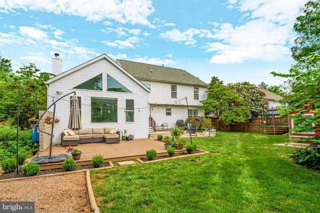 303 OAKCREST MANOR DR NE, Leesburg, VA 20176