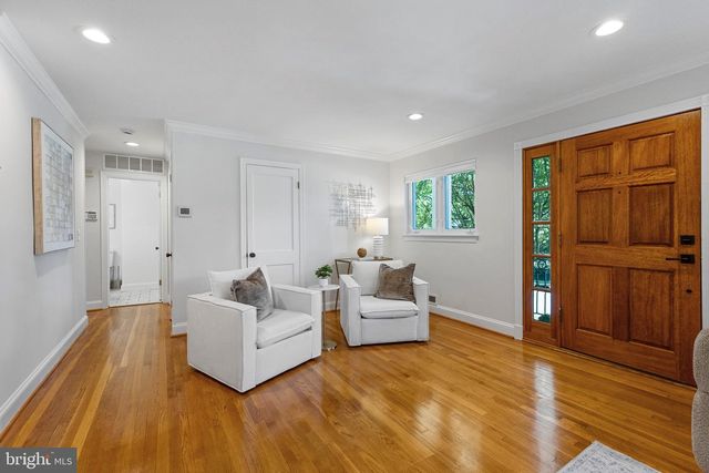 6111 35TH ST N, Arlington, VA 22213