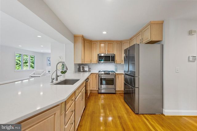 6111 35TH ST N, Arlington, VA 22213