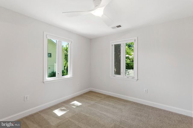 6111 35TH ST N, Arlington, VA 22213