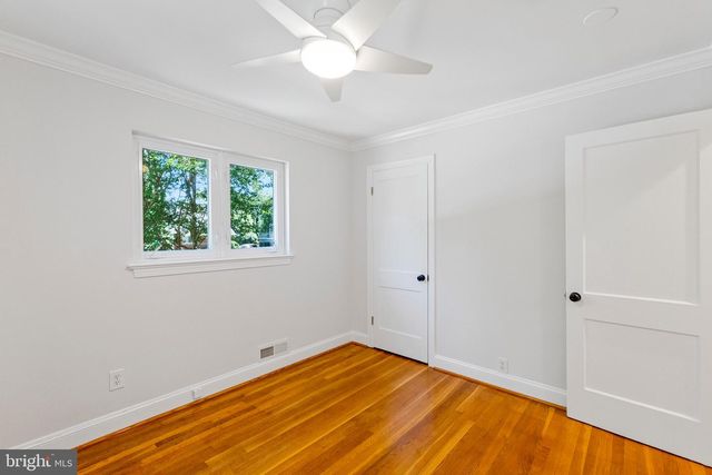 6111 35TH ST N, Arlington, VA 22213
