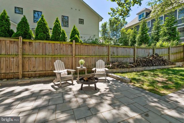 6111 35TH ST N, Arlington, VA 22213