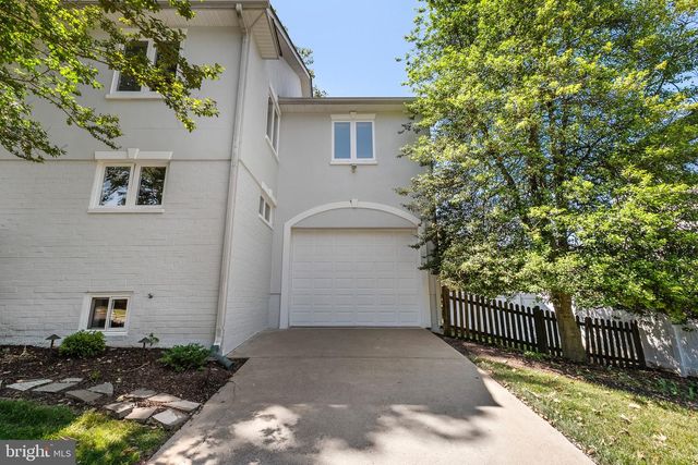 6111 35TH ST N, Arlington, VA 22213