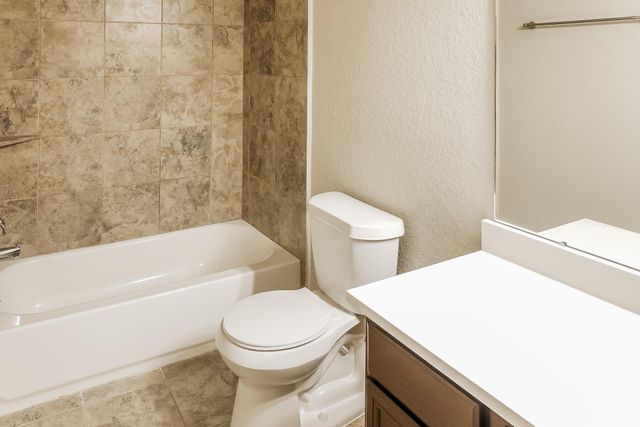 19011 Woodland Leaf Lane, Tomball, TX 77375