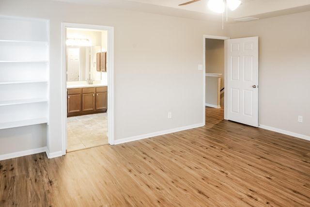 19011 Woodland Leaf Lane, Tomball, TX 77375