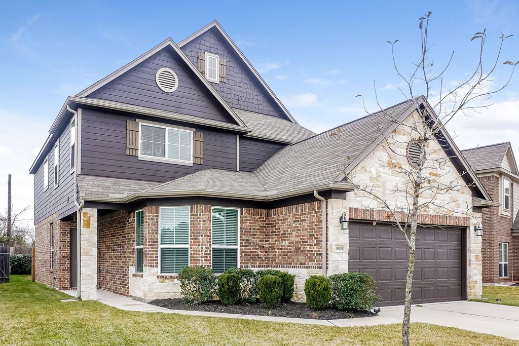 19011 Woodland Leaf Lane, Tomball, TX 77375