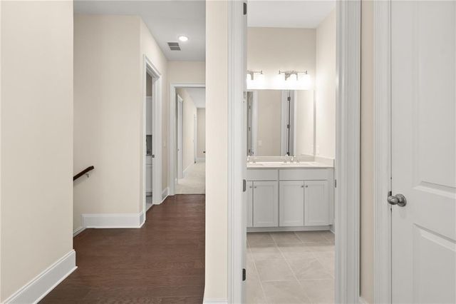 136 Village Green Avenue, Woodstock, GA 30189