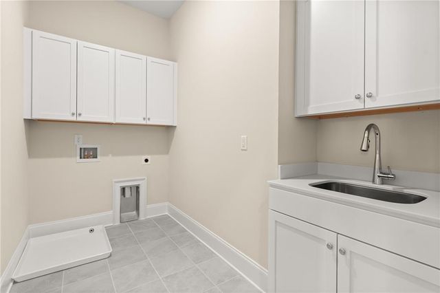 136 Village Green Avenue, Woodstock, GA 30189