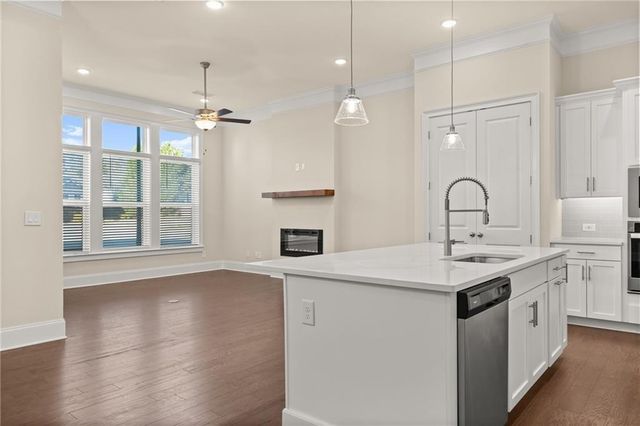 136 Village Green Avenue, Woodstock, GA 30189