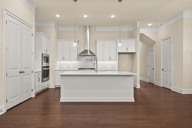 136 Village Green Avenue, Woodstock, GA 30189