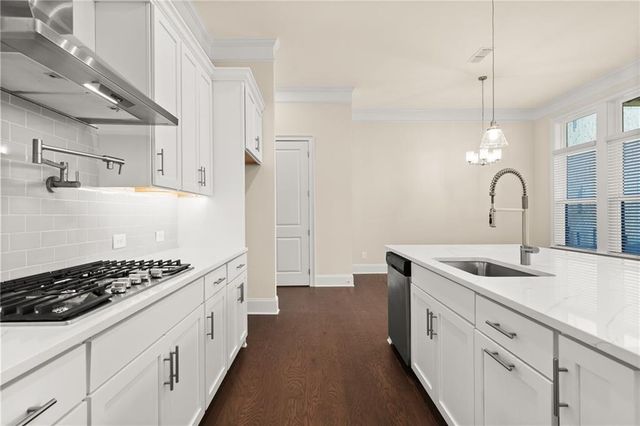 136 Village Green Avenue, Woodstock, GA 30189