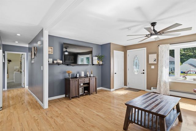 38 Eayers Pond Road, Hudson, NH 03051