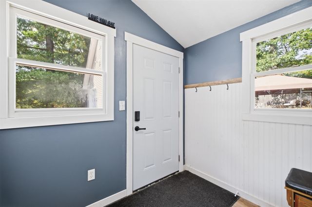 38 Eayers Pond Road, Hudson, NH 03051