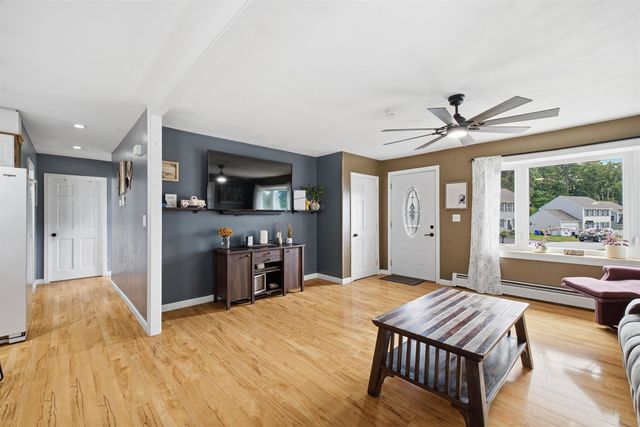 38 Eayers Pond Road, Hudson, NH 03051