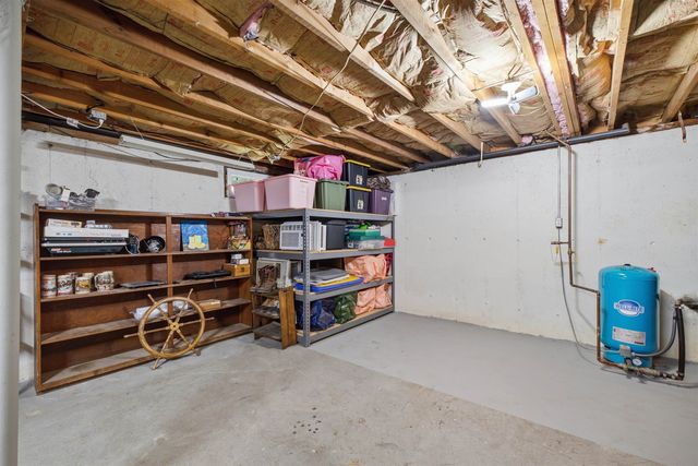 38 Eayers Pond Road, Hudson, NH 03051