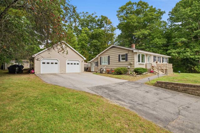 38 Eayers Pond Road, Hudson, NH 03051