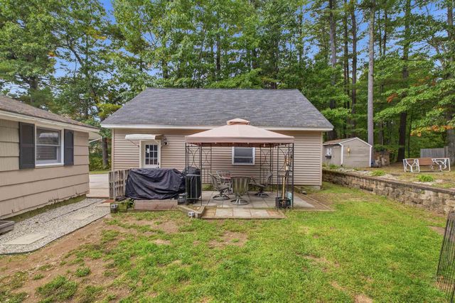 38 Eayers Pond Road, Hudson, NH 03051