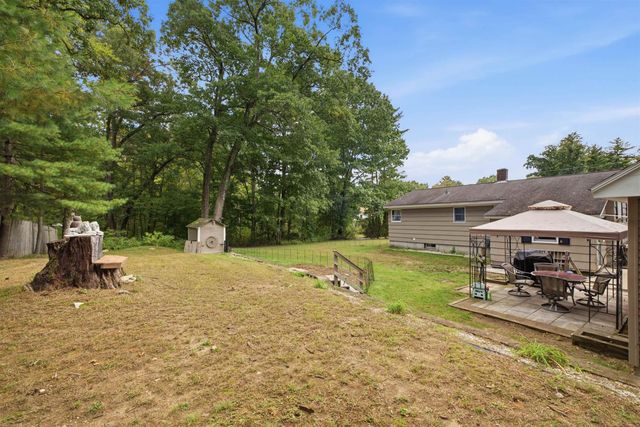 38 Eayers Pond Road, Hudson, NH 03051