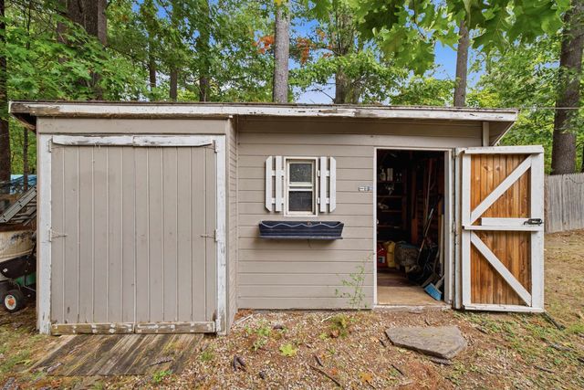 38 Eayers Pond Road, Hudson, NH 03051