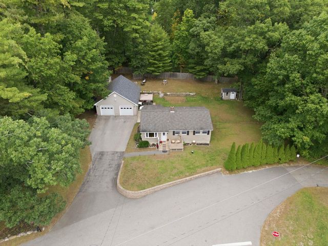 38 Eayers Pond Road, Hudson, NH 03051