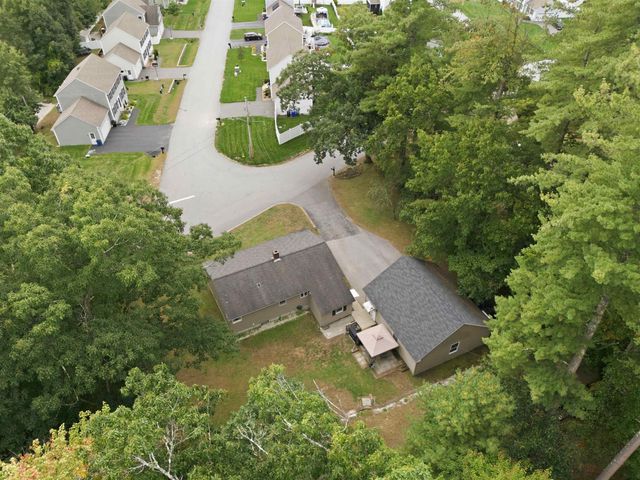 38 Eayers Pond Road, Hudson, NH 03051