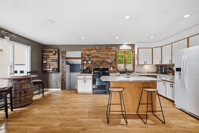 38 Eayers Pond Road, Hudson, NH 03051