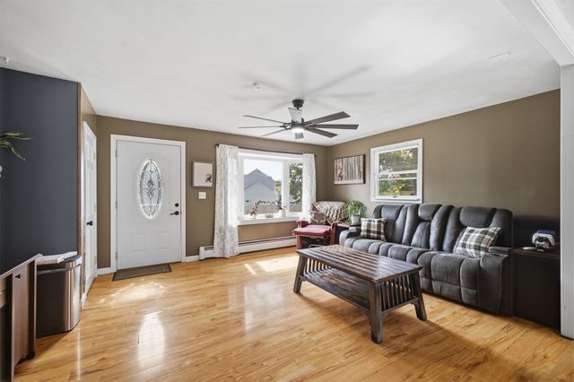 38 Eayers Pond Road, Hudson, NH 03051