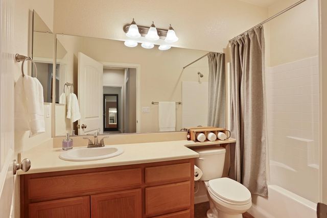 3828 Lookout Dr, Modesto, CA 95355