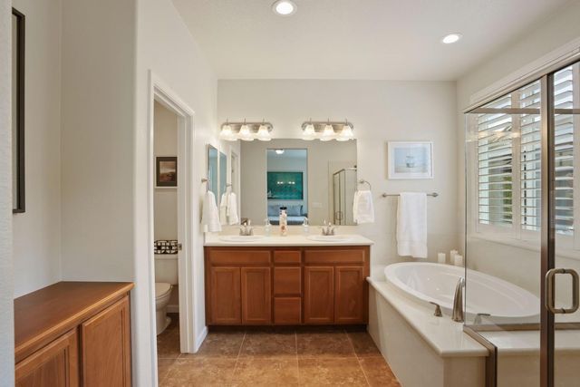 3828 Lookout Dr, Modesto, CA 95355