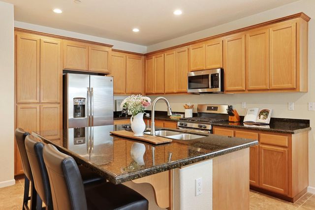 3828 Lookout Dr, Modesto, CA 95355