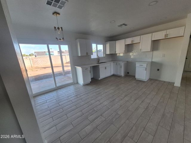3310 E ANGELA Drive, Phoenix, AZ 85032