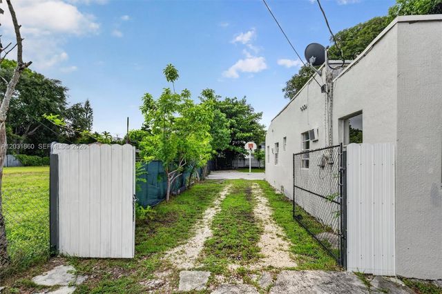 836 NW 29th Terrace, Miami, FL 33127