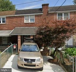 6736 MONTGOMERY AVE, Upper Darby, PA 19082