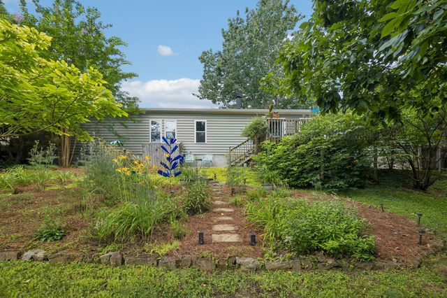 5499 Old Sams Creek Rd, Pegram, TN 37143