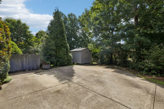 5499 Old Sams Creek Rd, Pegram, TN 37143