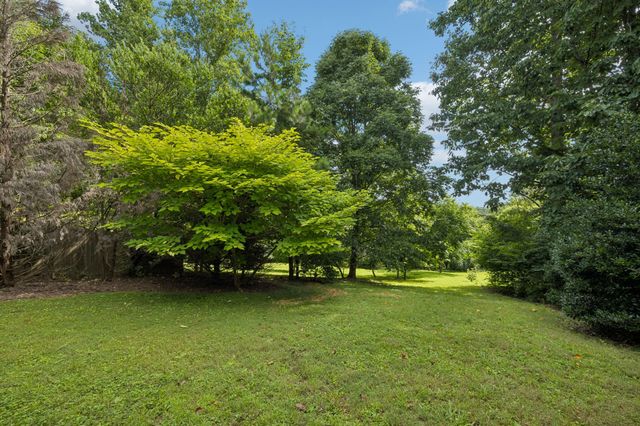 5499 Old Sams Creek Rd, Pegram, TN 37143